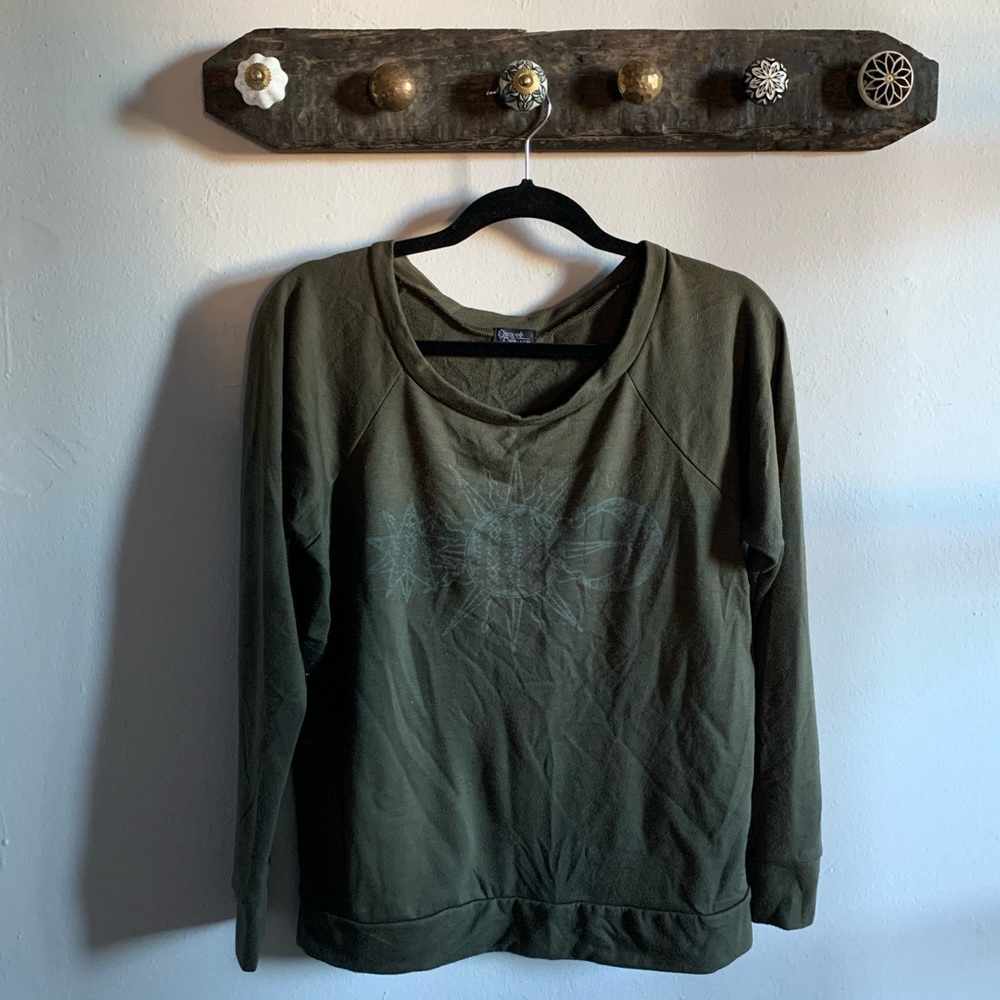 Green moon sweater